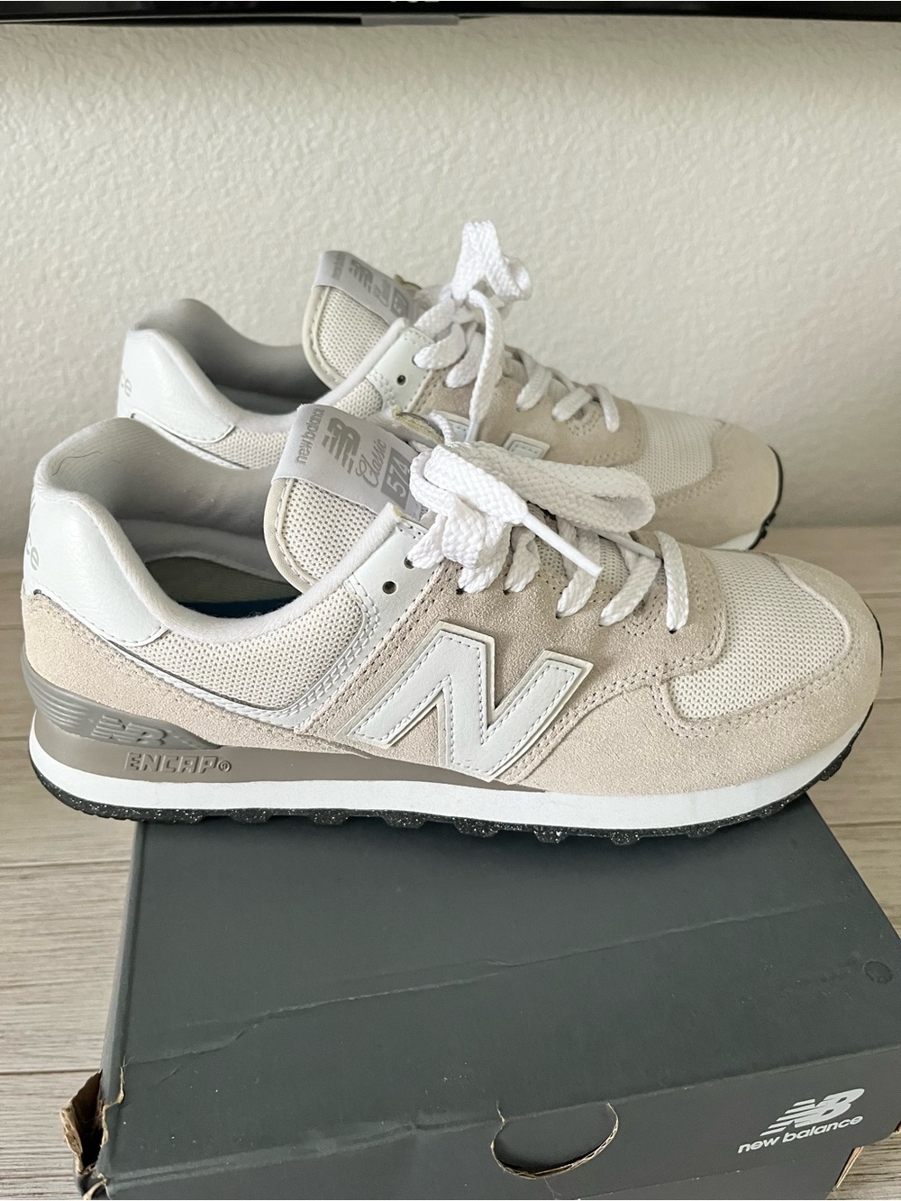 New Balance grey  and white 574 low-top sneakers